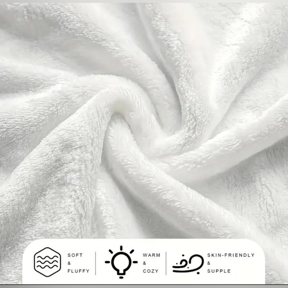 NIB Stitch Fleece Blanket - Picture 4 of 7